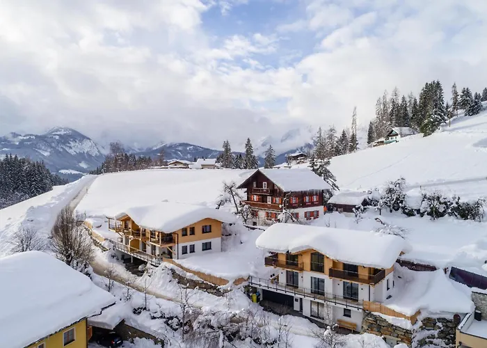 Werfenblick Apartman *